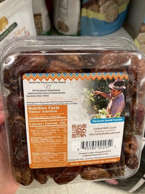 Back label of dried dates that are kosher for Passover.